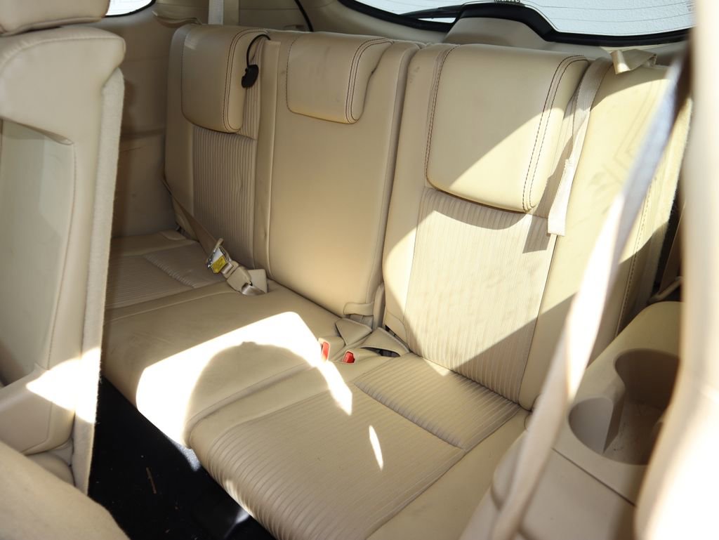 Used 2018 Toyota Highlander Plus FWD image 11