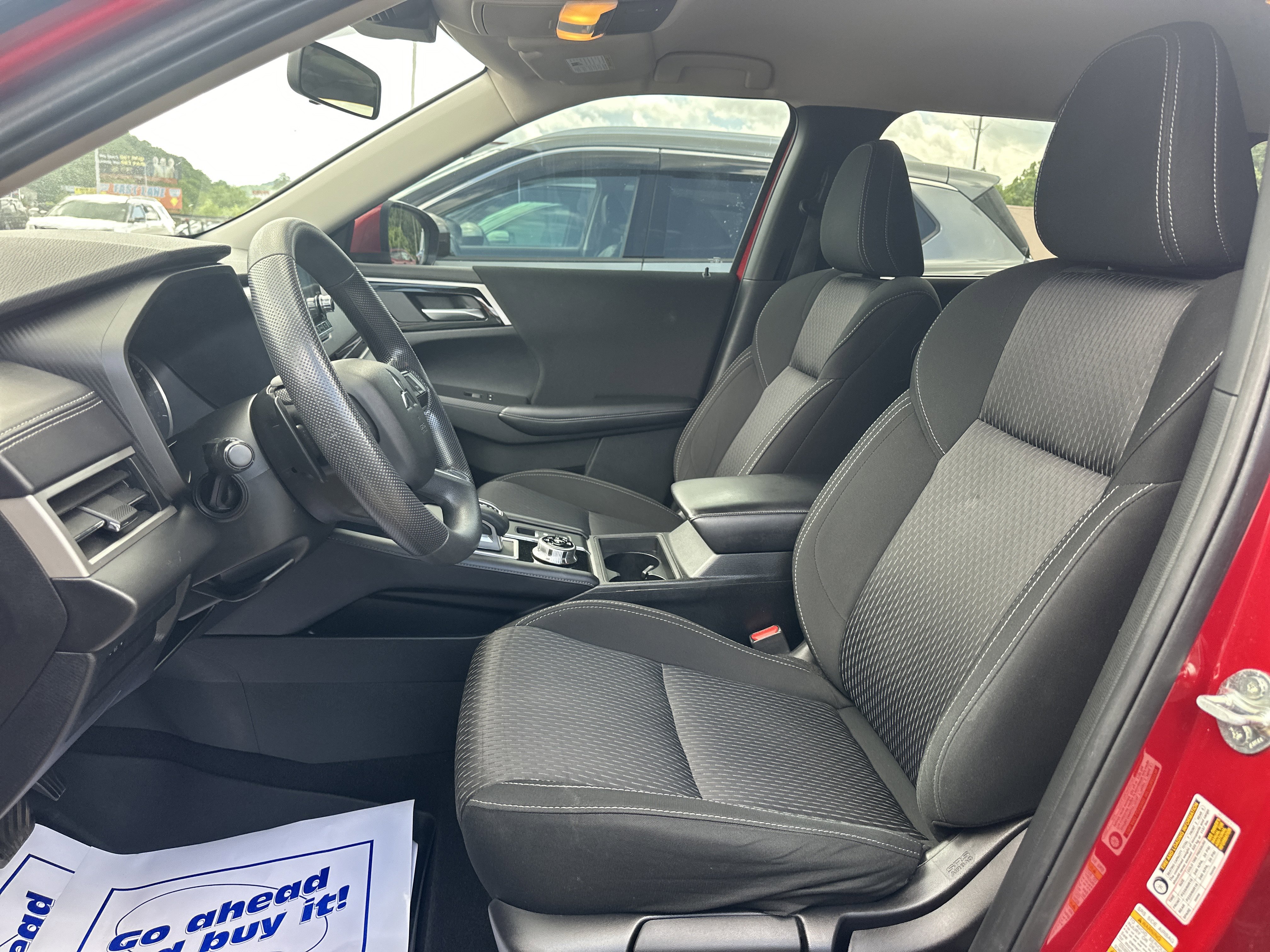 Used 2023 Mitsubishi Outlander ES AWD/4WD image 20