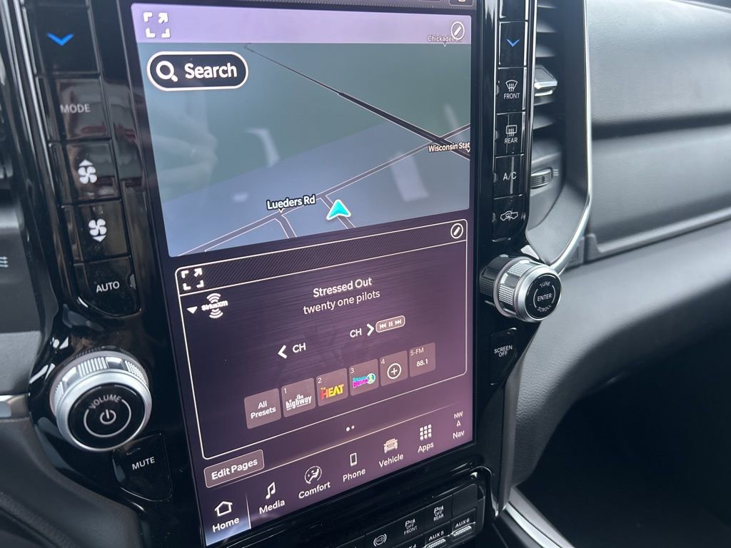 New 2026 RAM 3500 Big Horn AWD/4WD image 25