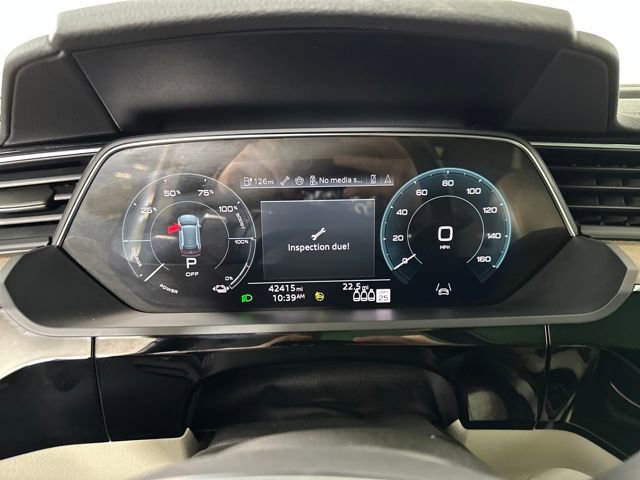 Used 2024 Audi Q8 e-tron Premium Plus w/ Premium Plus Package image 17