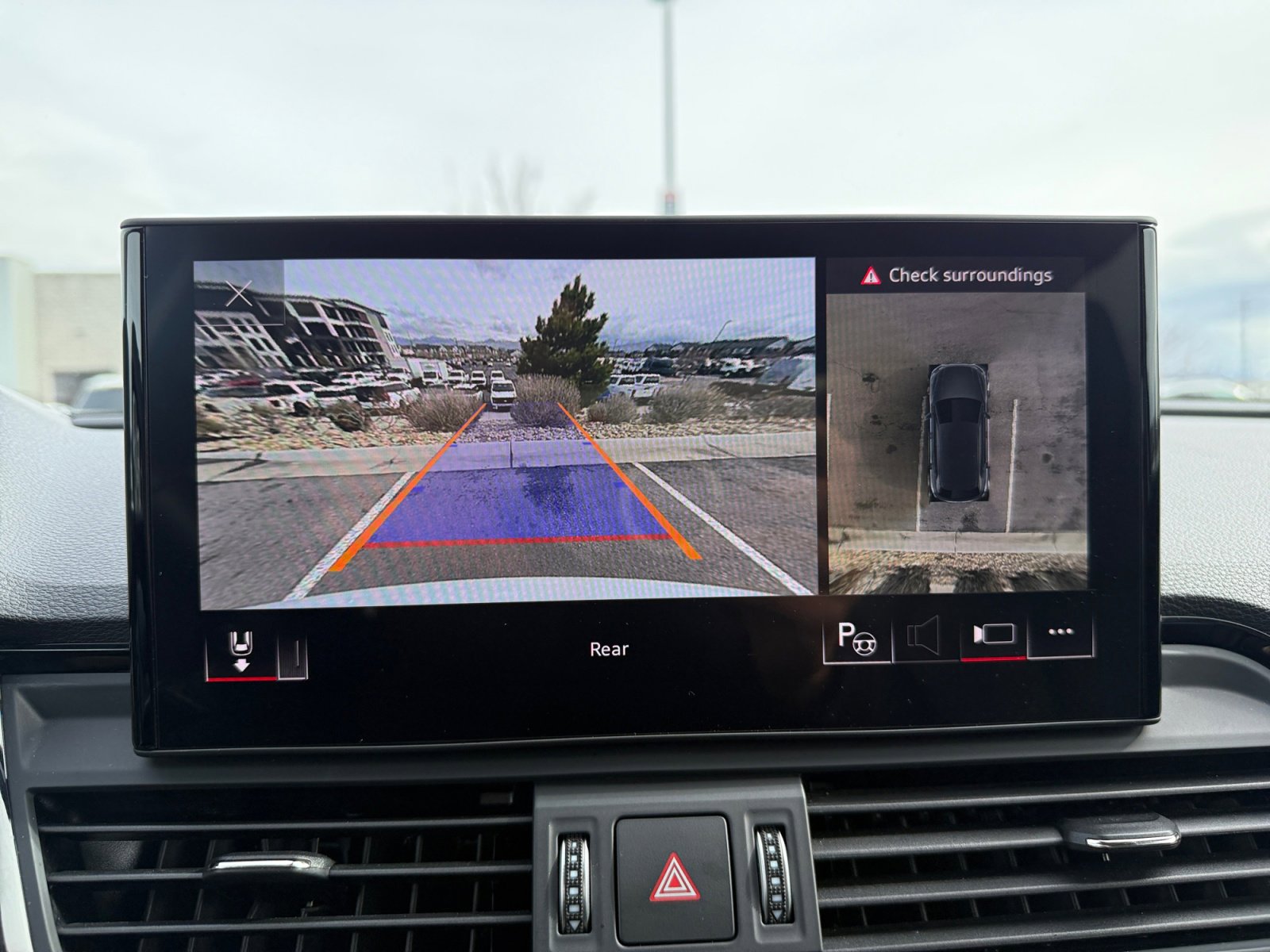 Used 2023 Audi Q5 2.0T Prestige w/ Prestige Package image 29