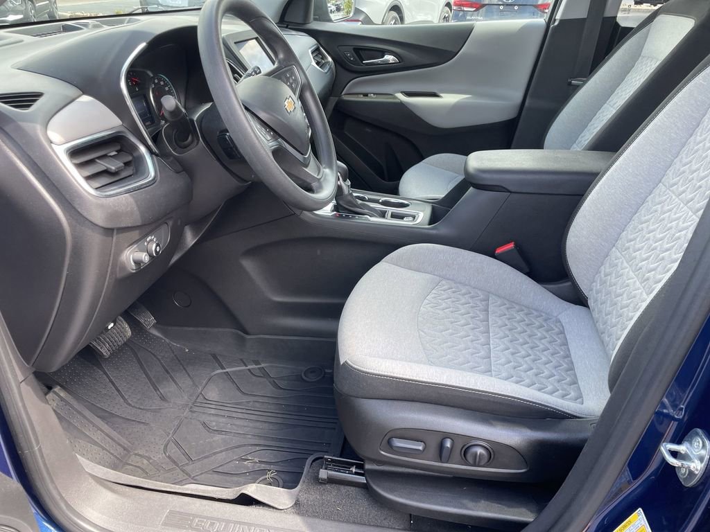 Used 2023 Chevrolet Equinox LS w/ LS Convenience Package AWD/4WD image 8