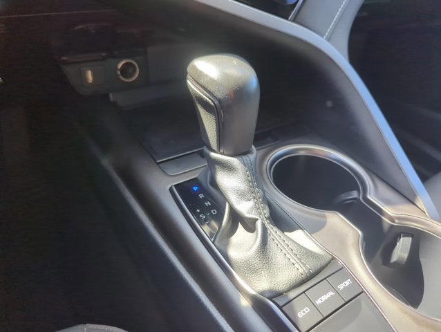 Used 2024 Toyota Camry SE image 10