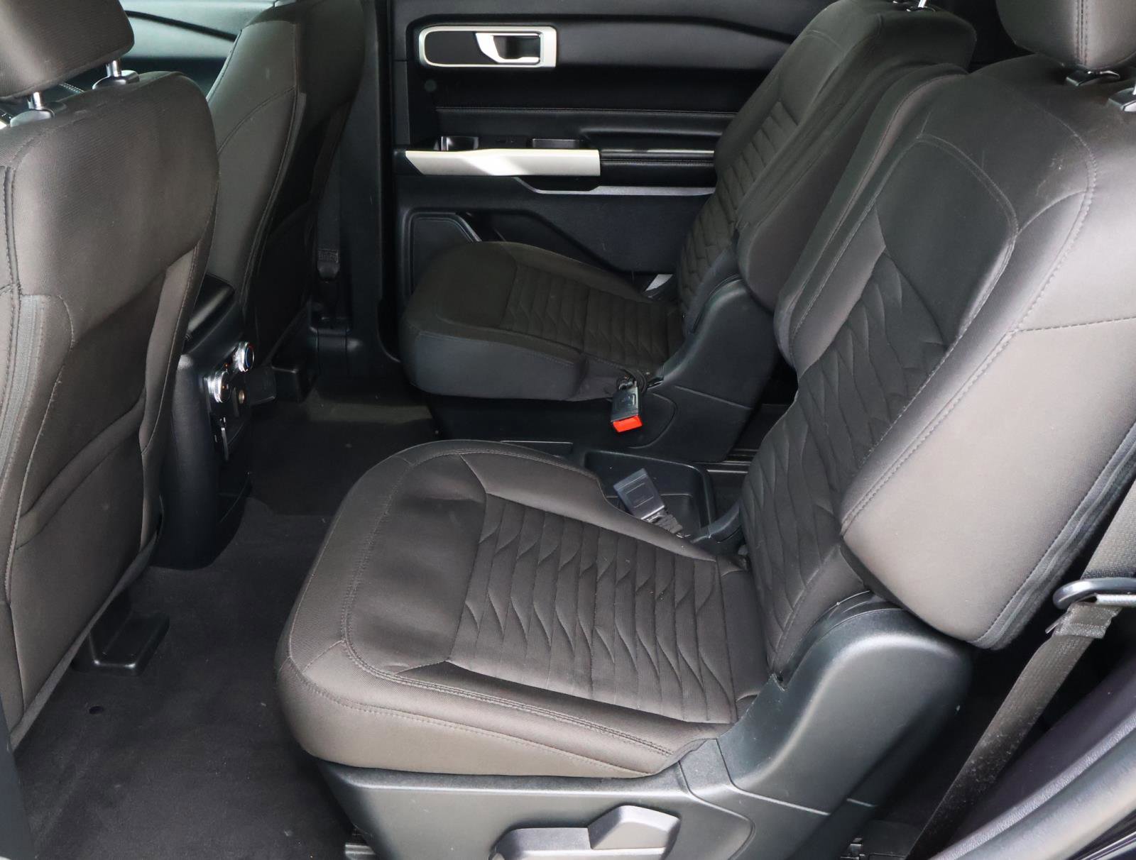 Used 2021 Ford Explorer XLT image 19