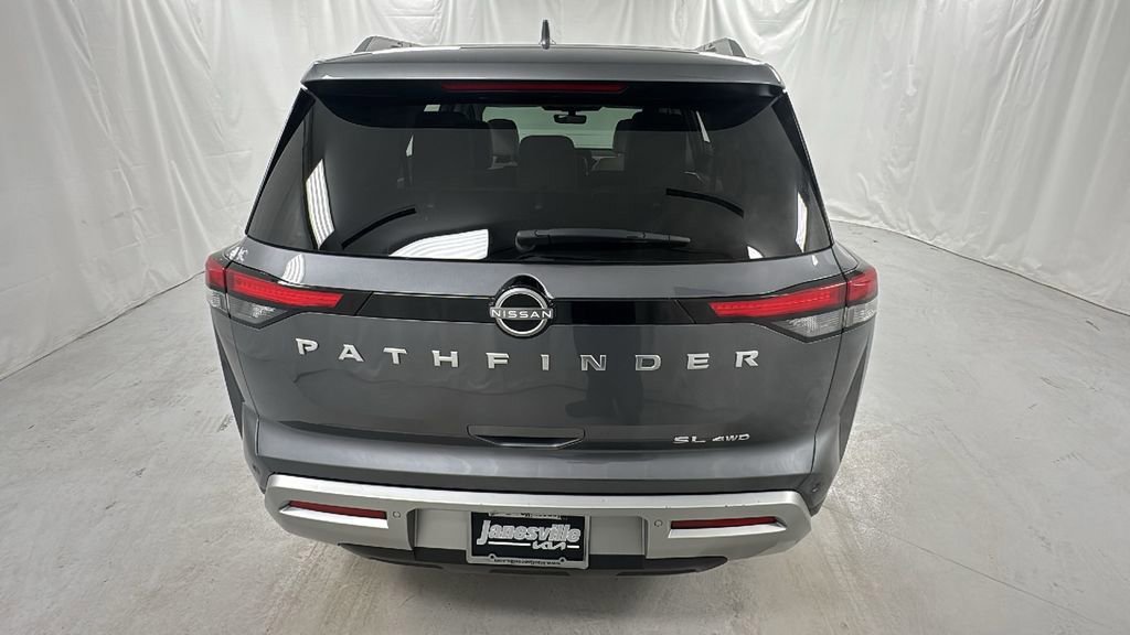 Used 2025 Nissan Pathfinder SL image 4