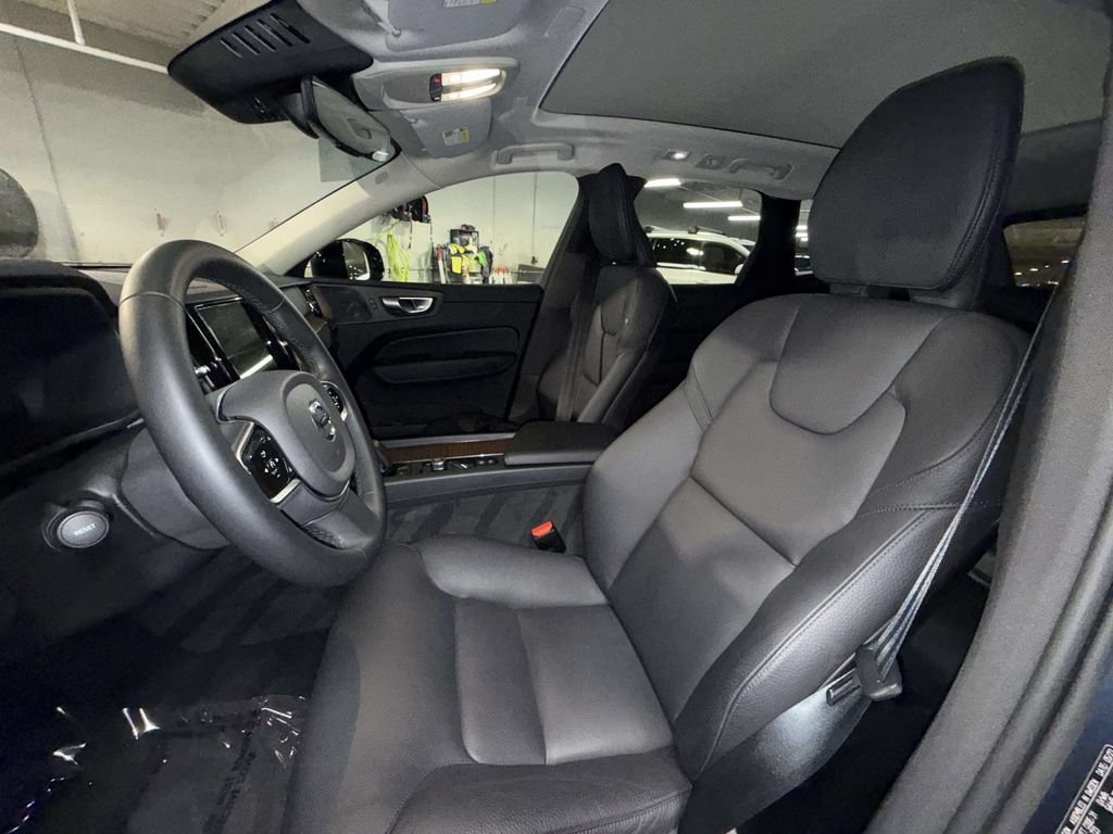 Used 2024 Volvo XC60 B5 Plus w/ Protection Package Premier AWD/4WD image 2