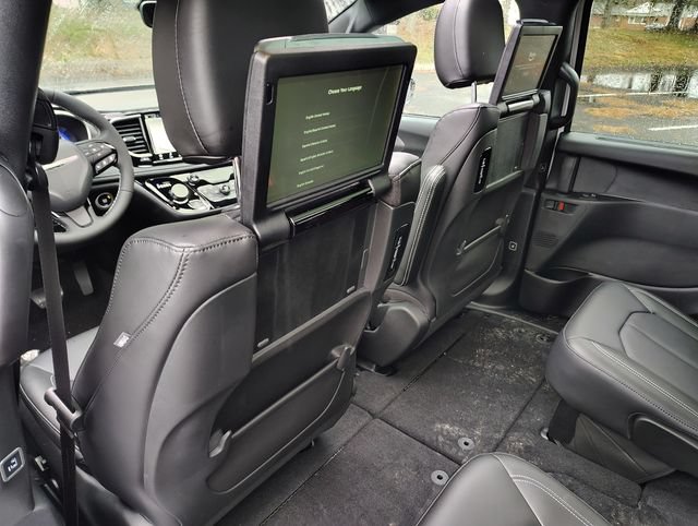 New 2026 Chrysler Pacifica Select AWD/4WD image 31