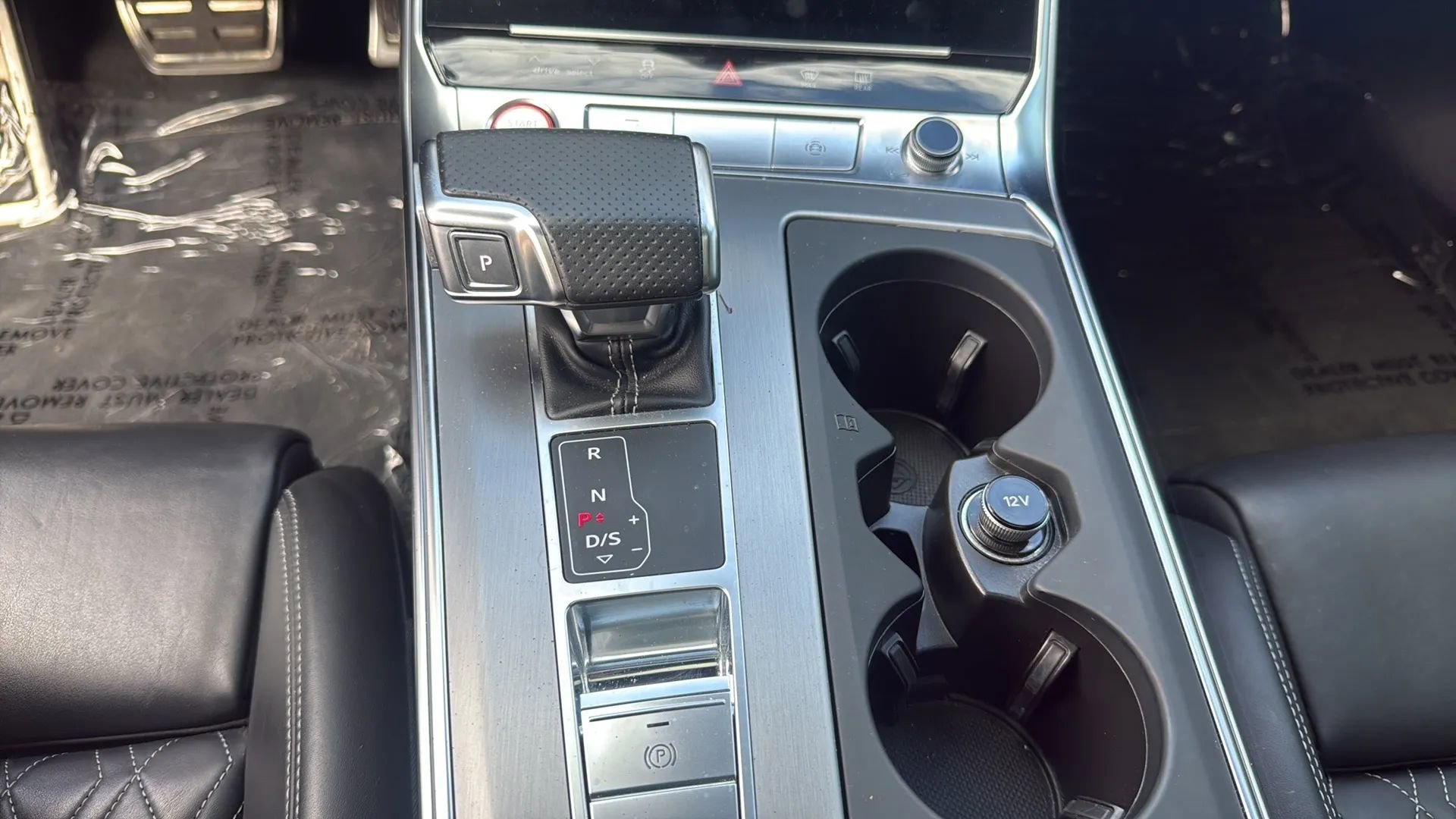Used 2020 Audi S6 Prestige w/ Prestige Package image 23