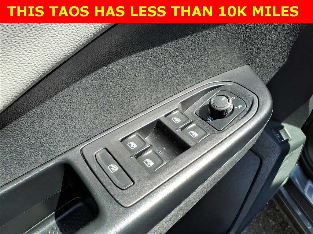 Used 2024 Volkswagen Taos SE image 12