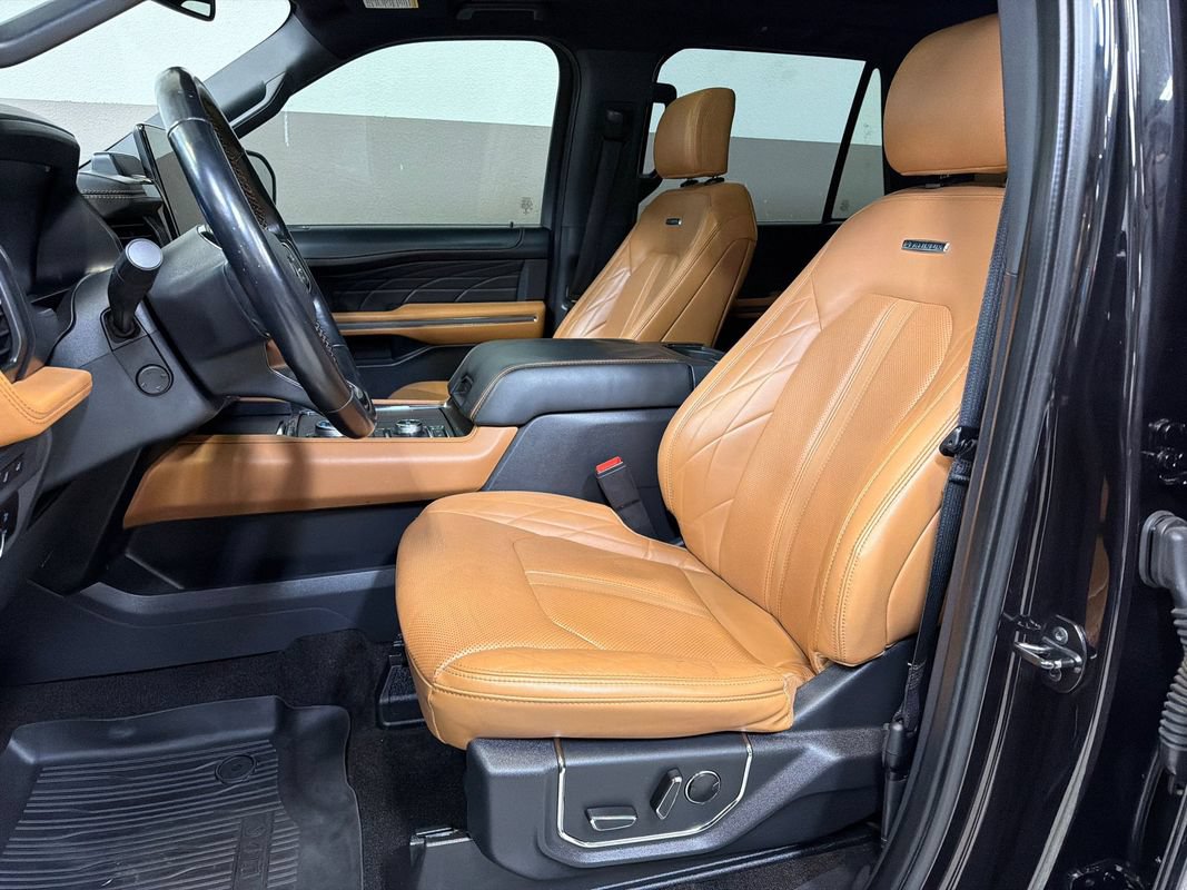 Used 2023 Ford Expedition Platinum AWD/4WD image 12