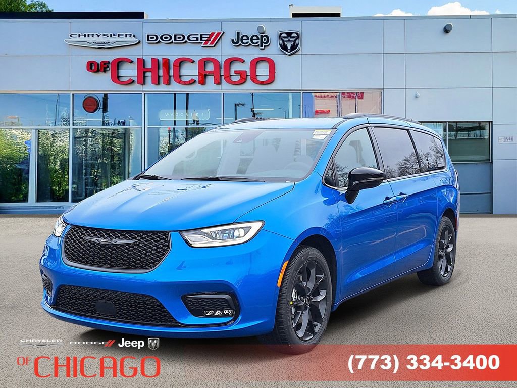 New 2026 Chrysler Pacifica Select w/ S Appearance Package image 2