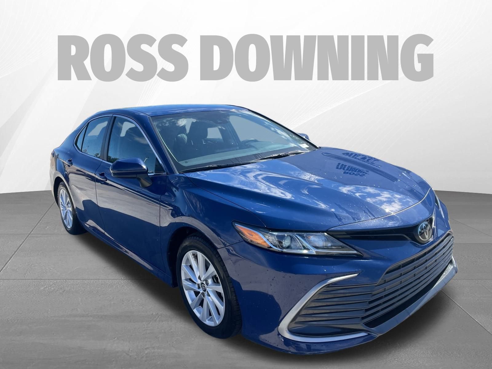 Used 2023 Toyota Camry LE image 3