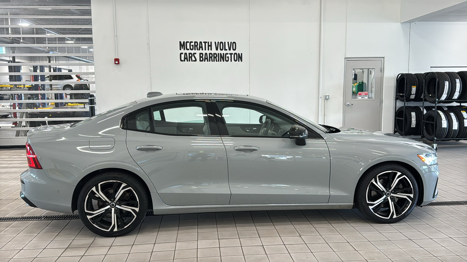 Used 2024 Volvo S60 B5 Plus w/ Climate Package AWD/4WD image 4