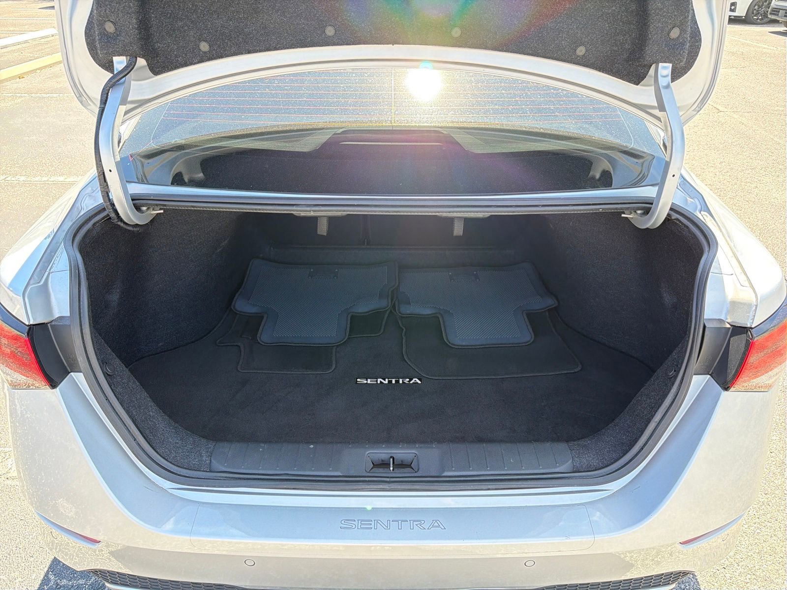 Used 2023 Nissan Sentra SV w/ Trunk Package image 23