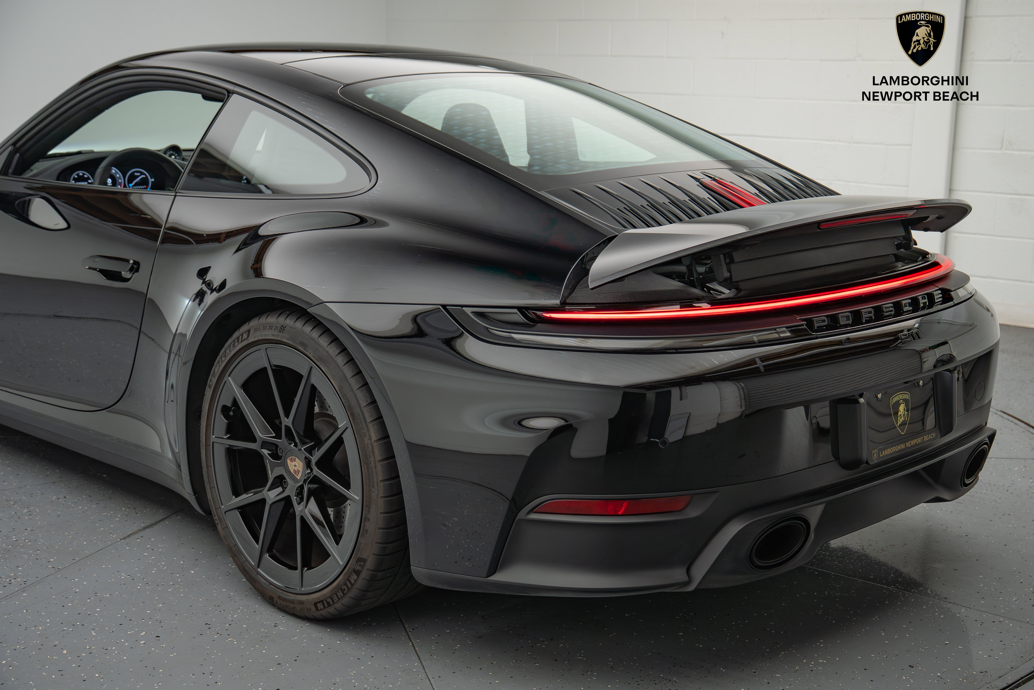 Used 2025 Porsche 911 Carrera image 14