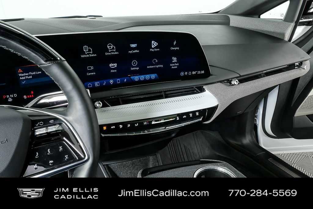 Certified 2025 Cadillac Optiq Luxury 2 w/ LPO, Floor Liner Package AWD/4WD image 13