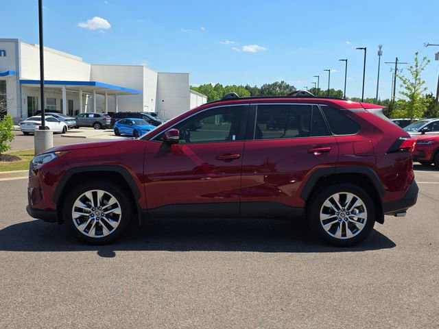 Used 2021 Toyota RAV4 XLE Premium FWD image 6