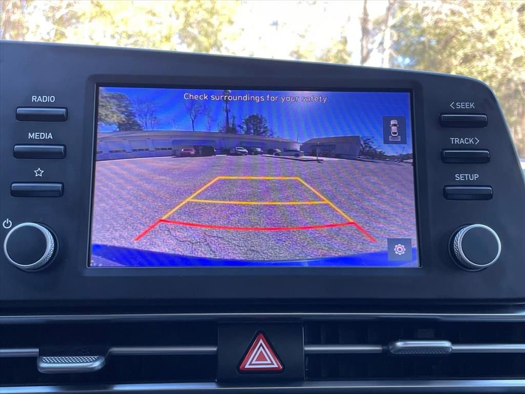 Used 2022 Hyundai Elantra SEL image 11