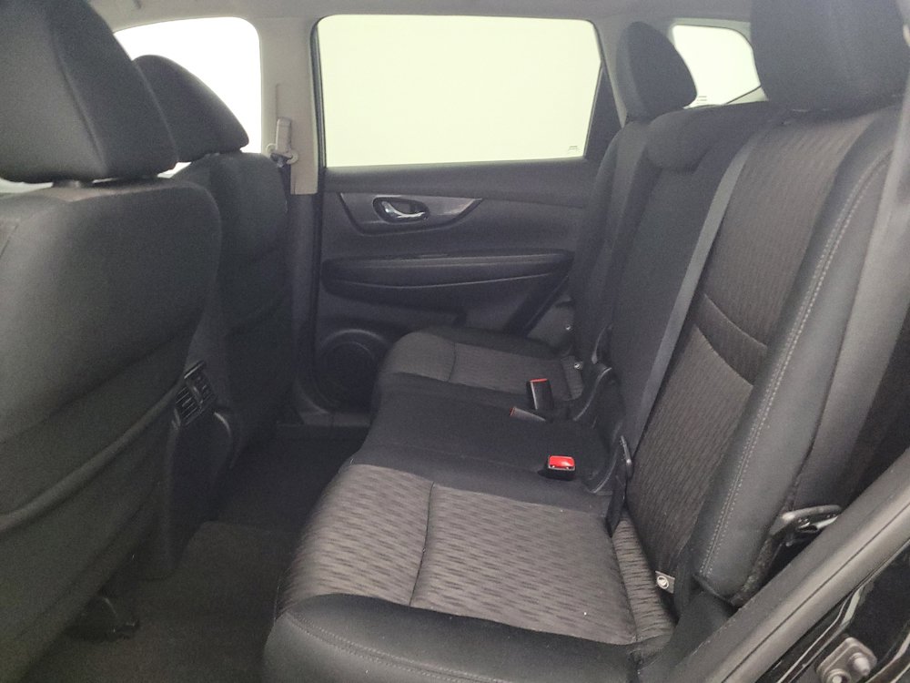 Used 2018 Nissan Rogue SV AWD/4WD image 18