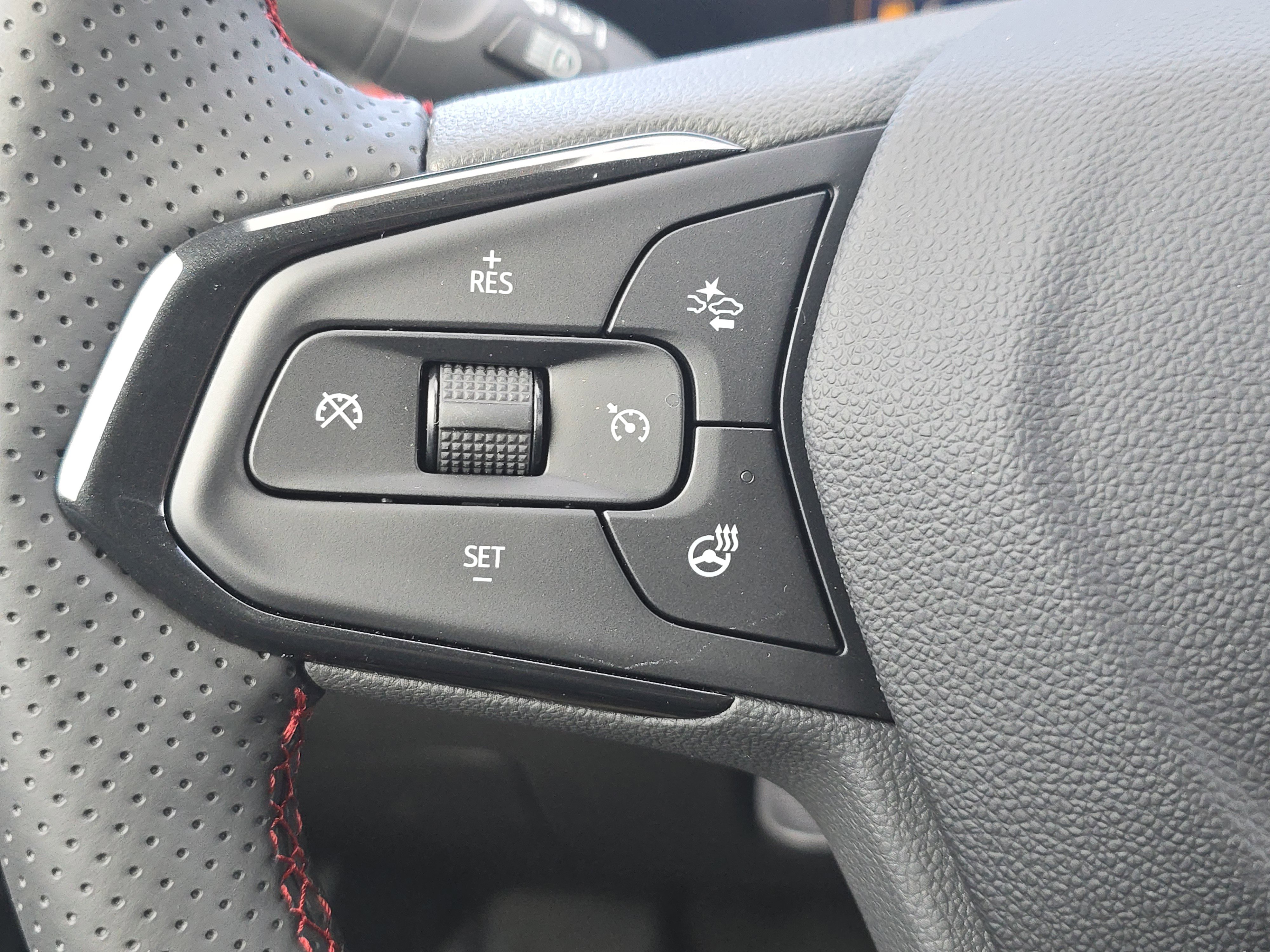 New 2026 Chevrolet Trax RS w/ Driver Confidence Package image 8