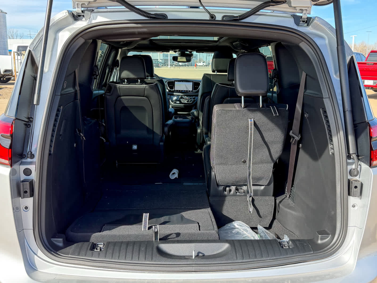 New 2026 Chrysler Pacifica Limited w/ S Appearance Package image 77