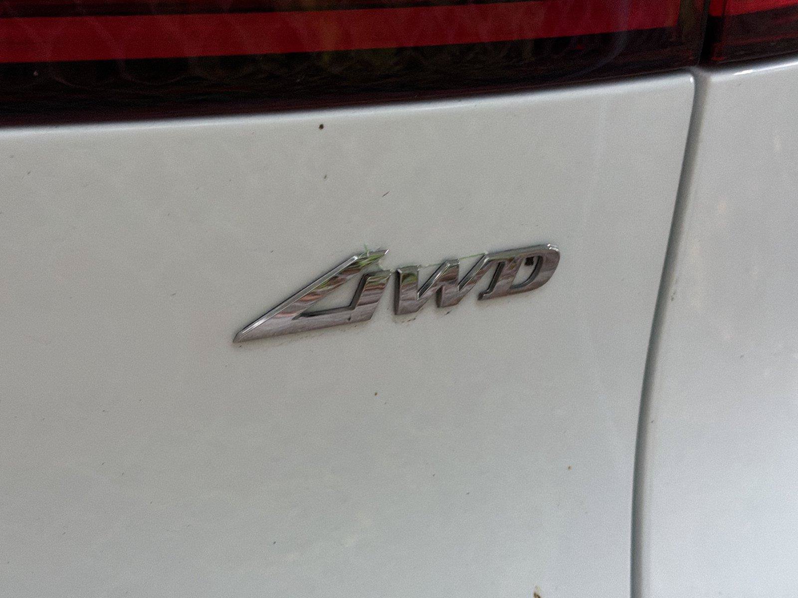 Used 2025 Genesis GV70 2.5T AWD/4WD image 6