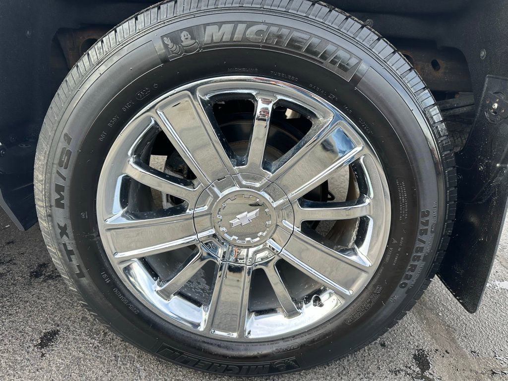 Used 2018 Chevrolet Silverado 1500 High Country w/ High Desert Package AWD/4WD image 34