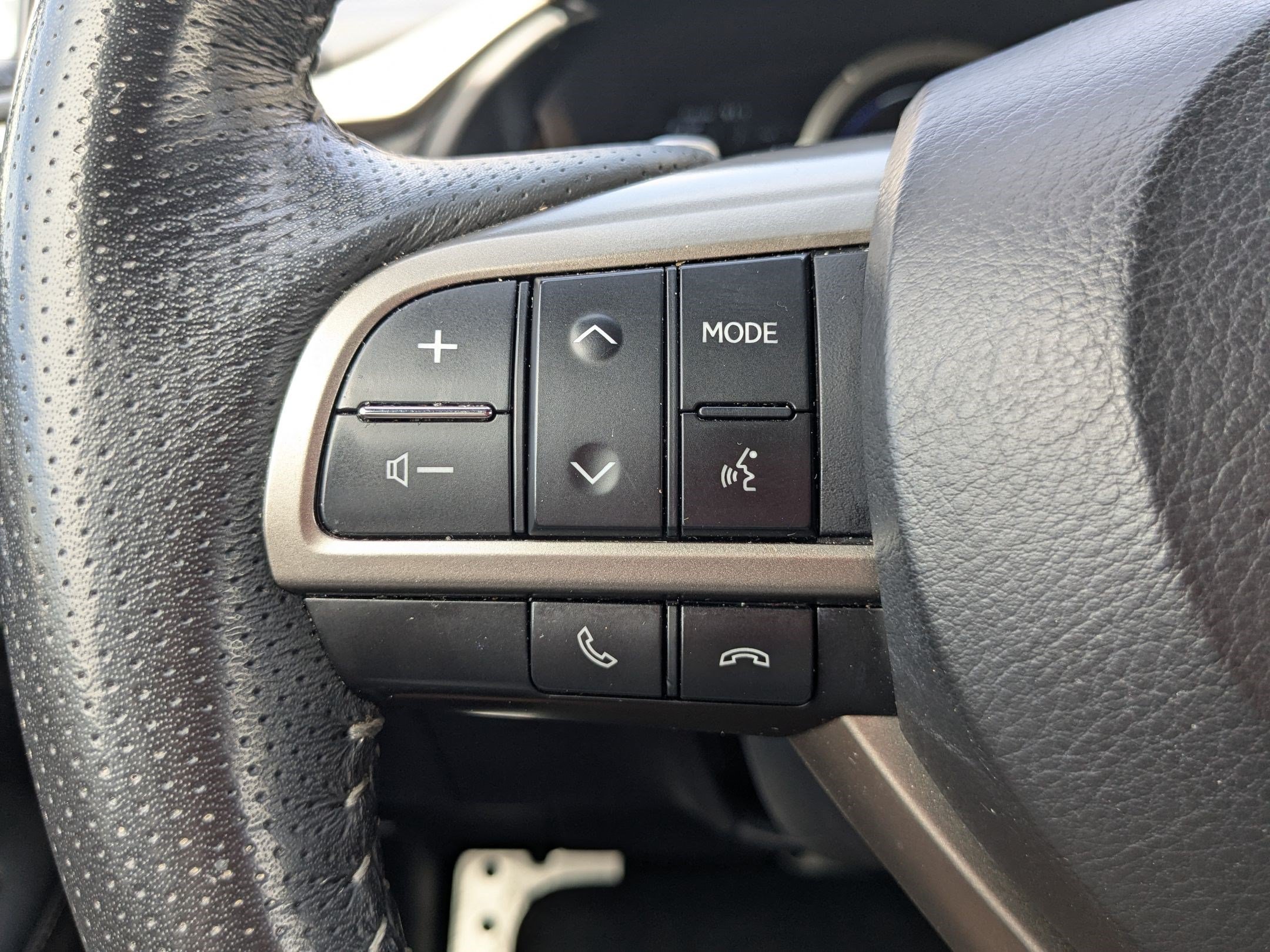 Used 2022 Lexus RX 450h F Sport w/ Cold Area Package (CT) AWD/4WD image 19