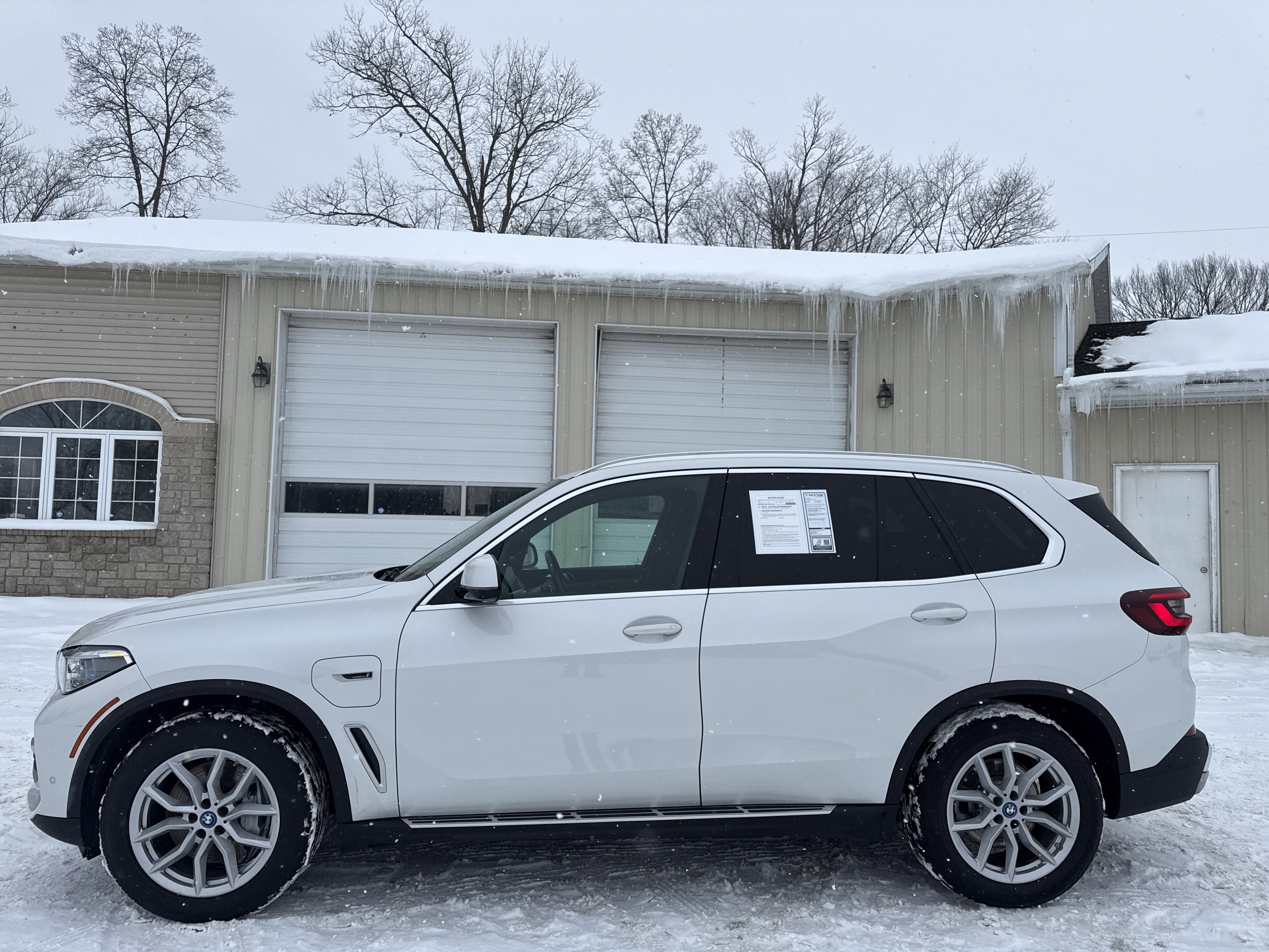 Used 2023 BMW X5 xDrive45e w/ Executive Package image 11
