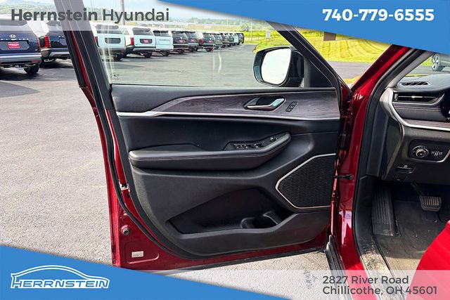 Used 2021 Jeep Grand Cherokee L Limited AWD/4WD image 13