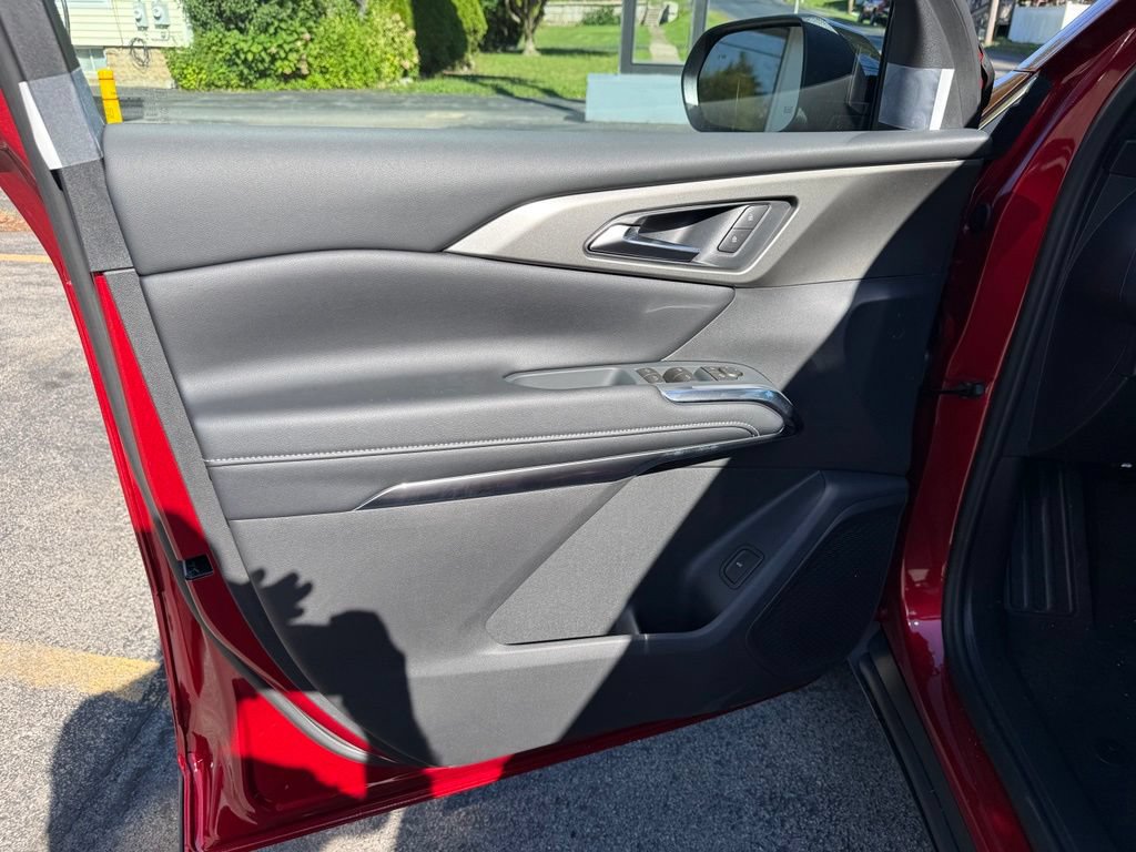 New 2027 Chevrolet Traverse LT AWD/4WD image 14