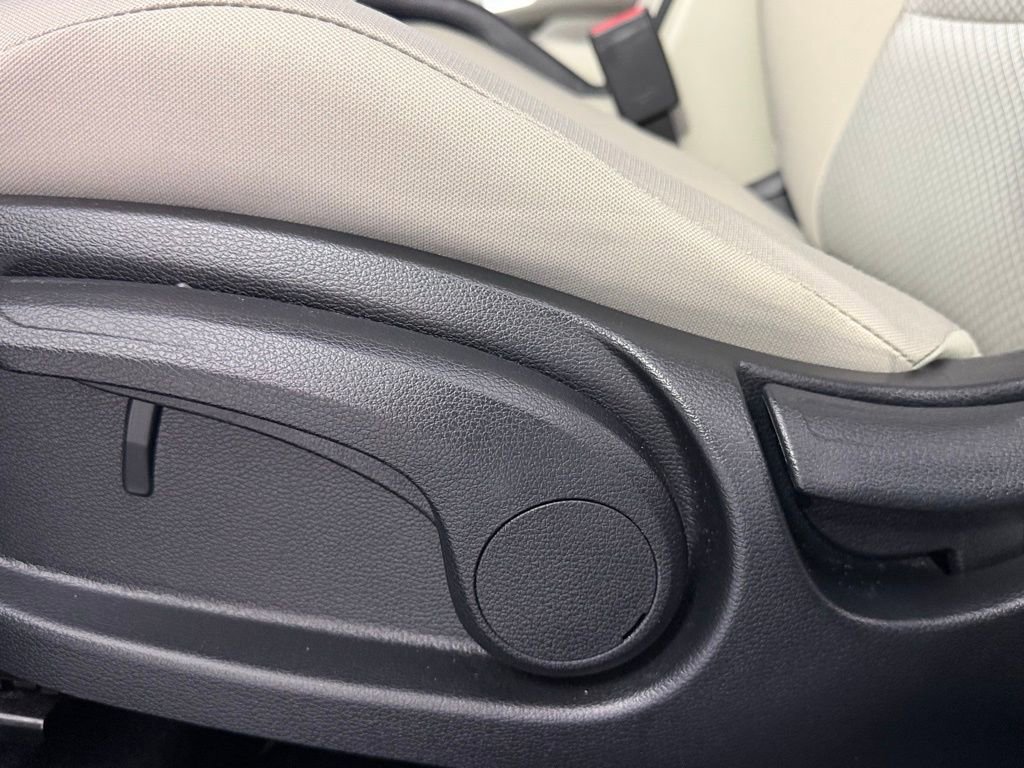 Used 2025 Kia Soul LX image 24