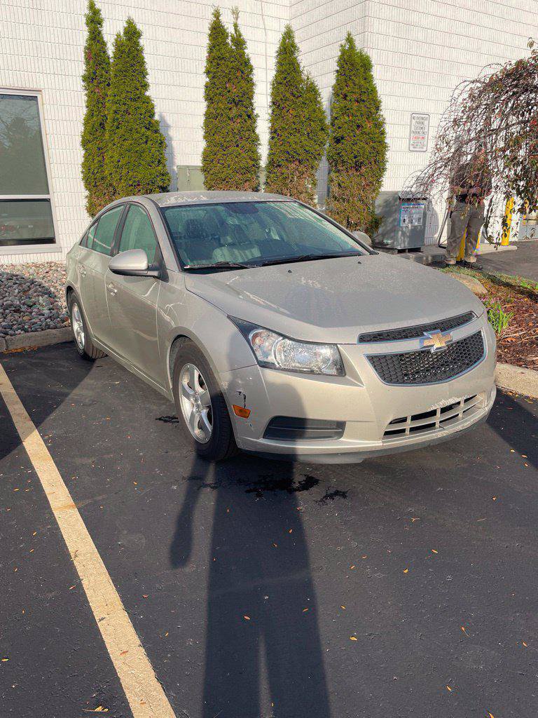 Used 2014 Chevrolet Cruze LT w/ Technology Package FWD image 4