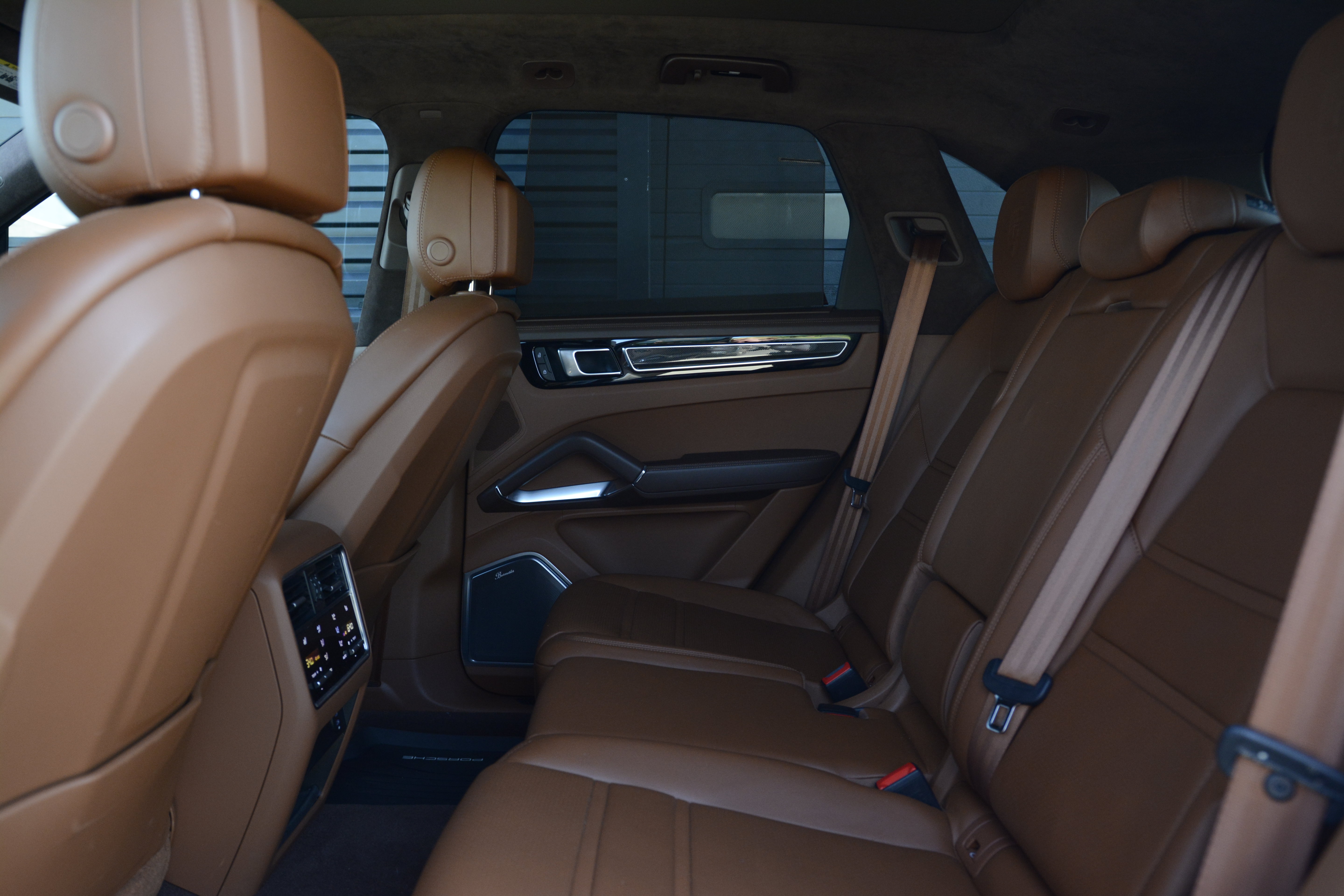 Certified 2023 Porsche Cayenne Turbo AWD/4WD image 31