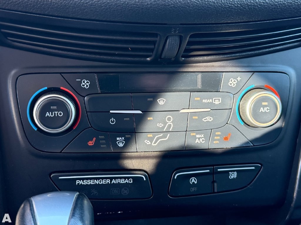 Used 2018 Ford Escape SE w/ SE Sport Appearance Package FWD image 10