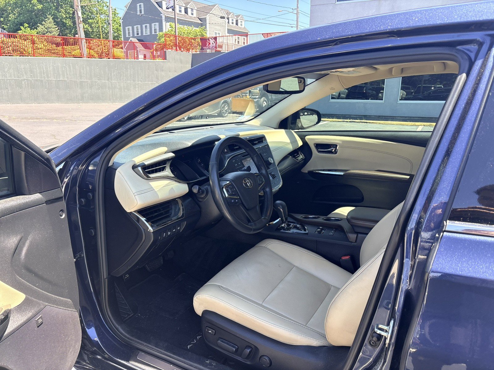 Used 2017 Toyota Avalon Limited w/ Carpet Mat Package FWD image 18