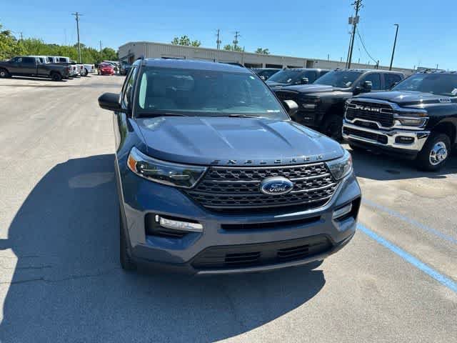 Used 2021 Ford Explorer XLT w/ Equipment Group 202A AWD/4WD image 26