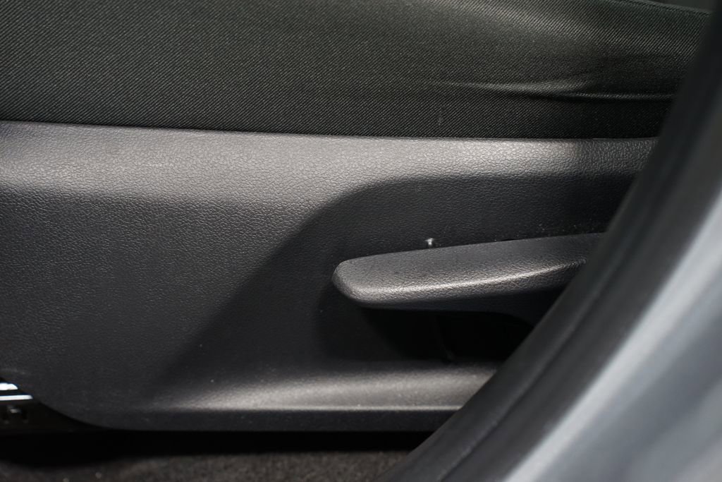 Certified 2025 Toyota RAV4 LE image 31