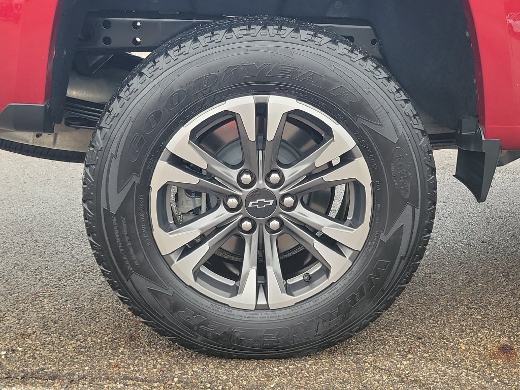 Used 2021 Chevrolet Colorado Z71 w/ Safety Package AWD/4WD image 35