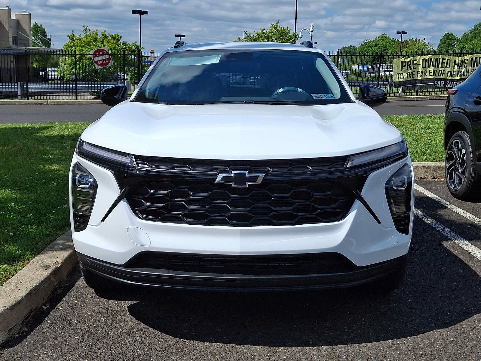 New 2026 Chevrolet Trax LT w/ Driver Confidence Package FWD image 2