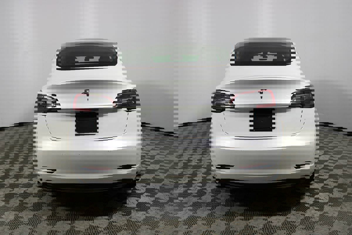 Used 2021 Tesla Model 3 Standard Range Plus image 28