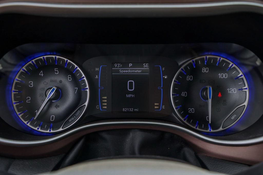 Used 2024 Chrysler Voyager LX FWD image 27