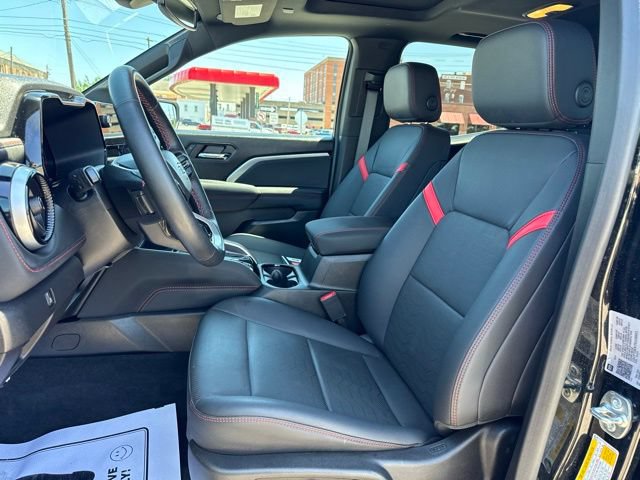 Certified 2025 Chevrolet Colorado Z71 w/ Midnight Edition AWD/4WD image 12
