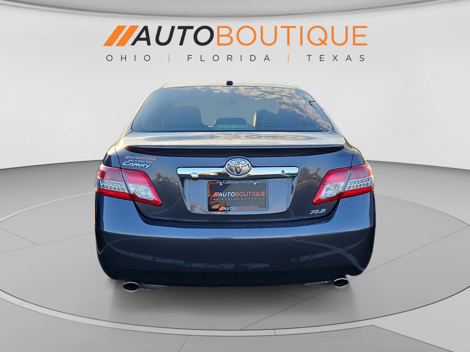 Used 2011 Toyota Camry XLE w/ SE/XLE Extra-Value Pkg FWD image 4