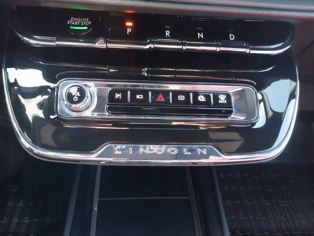 Used 2025 Lincoln Corsair Grand Touring w/ Equipment Group 301A image 13