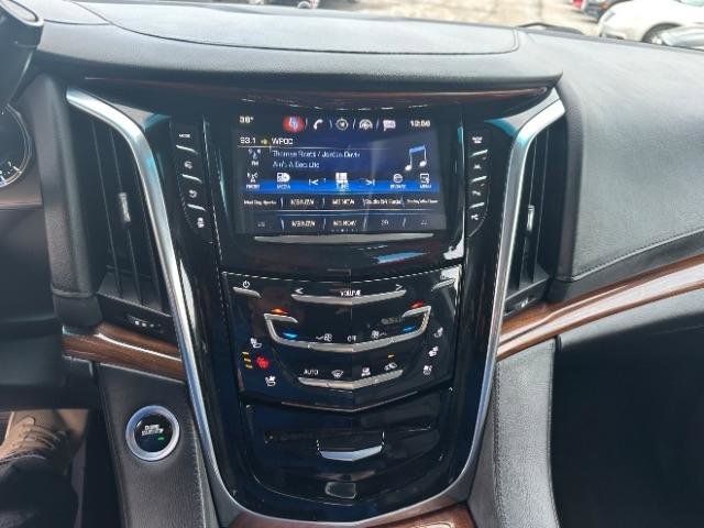 Used 2017 Cadillac Escalade Luxury image 24