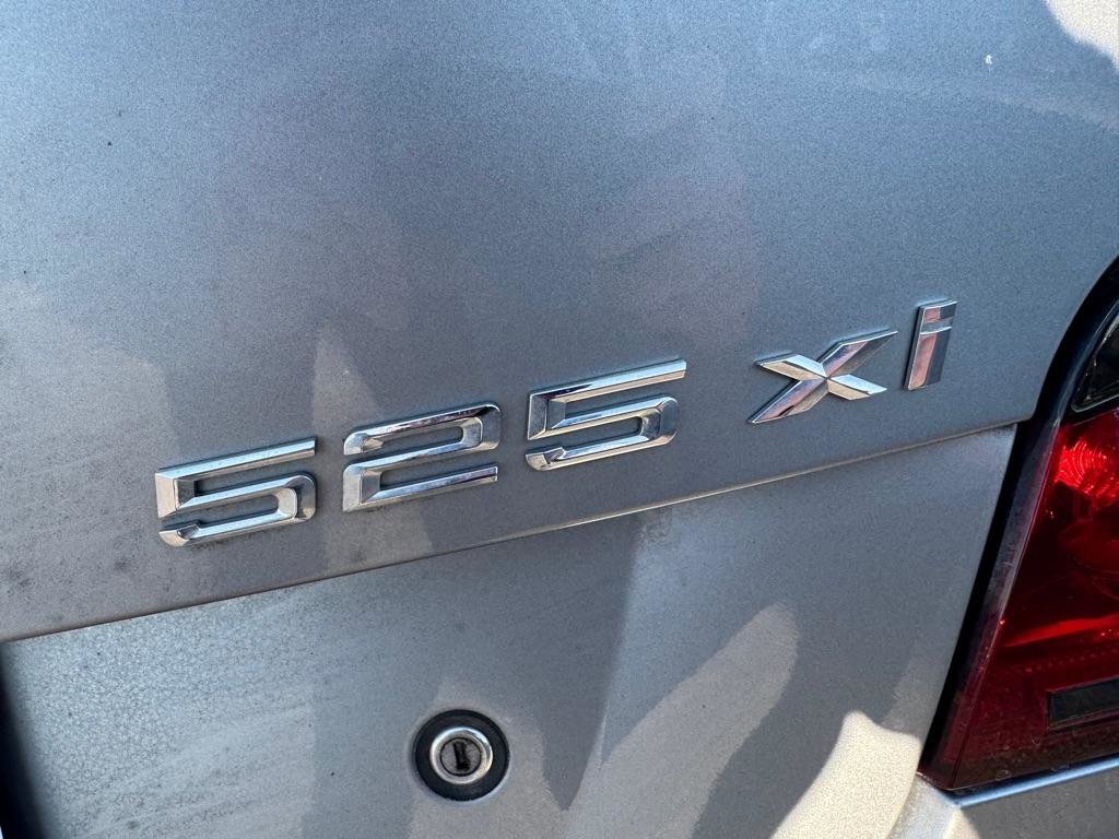 Used 2007 BMW 525xi Sedan image 28