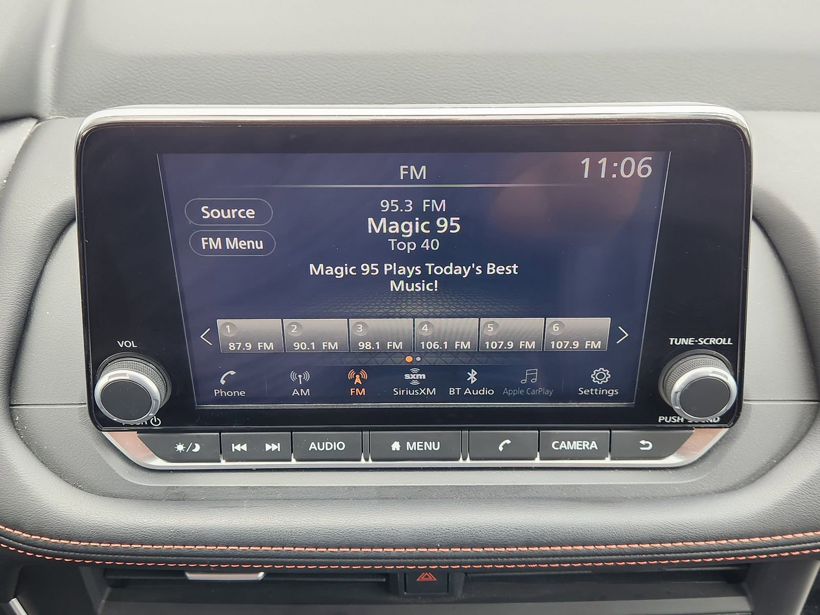 Used 2025 Nissan Rogue SV image 20