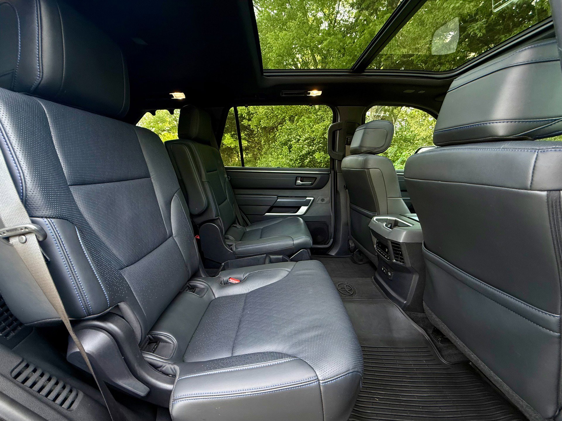 Used 2023 Toyota Sequoia Platinum image 43