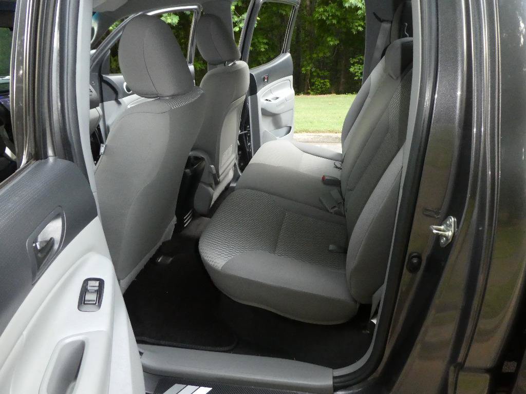 Used 2015 Toyota Tacoma 4x4 Double Cab w/ SR5 Package image 5